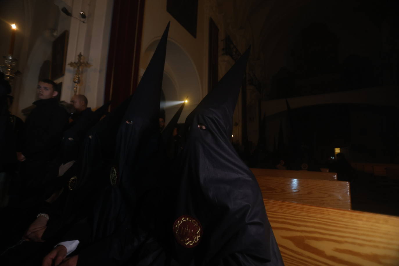Las imágenes de la Buena Muerte en la Madrugada de la Semana Santa de Córdoba 2024