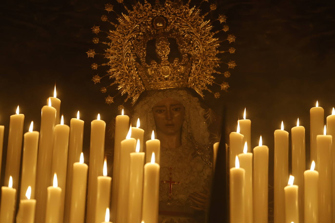 Las imágenes de la Buena Muerte en la Madrugada de la Semana Santa de Córdoba 2024