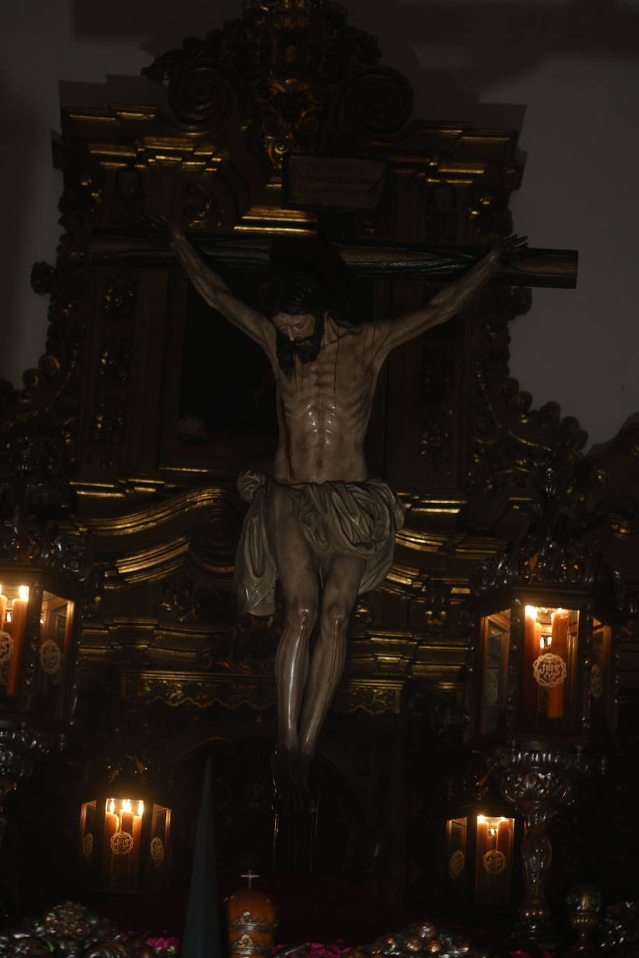 Las imágenes de la Buena Muerte en la Madrugada de la Semana Santa de Córdoba 2024