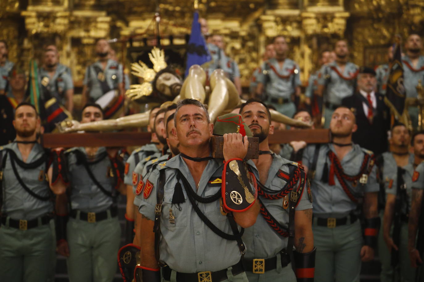 Las imágenes del vía crucis del Señor de la Caridad de Córdoba el Viernes Santo de 2024