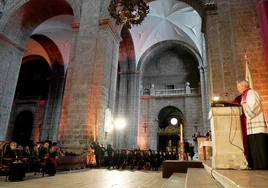 Fernández Lubiano clama por la «necesaria paz que nunca llega» en su Sermón de las Siete Palabras de Valladolid