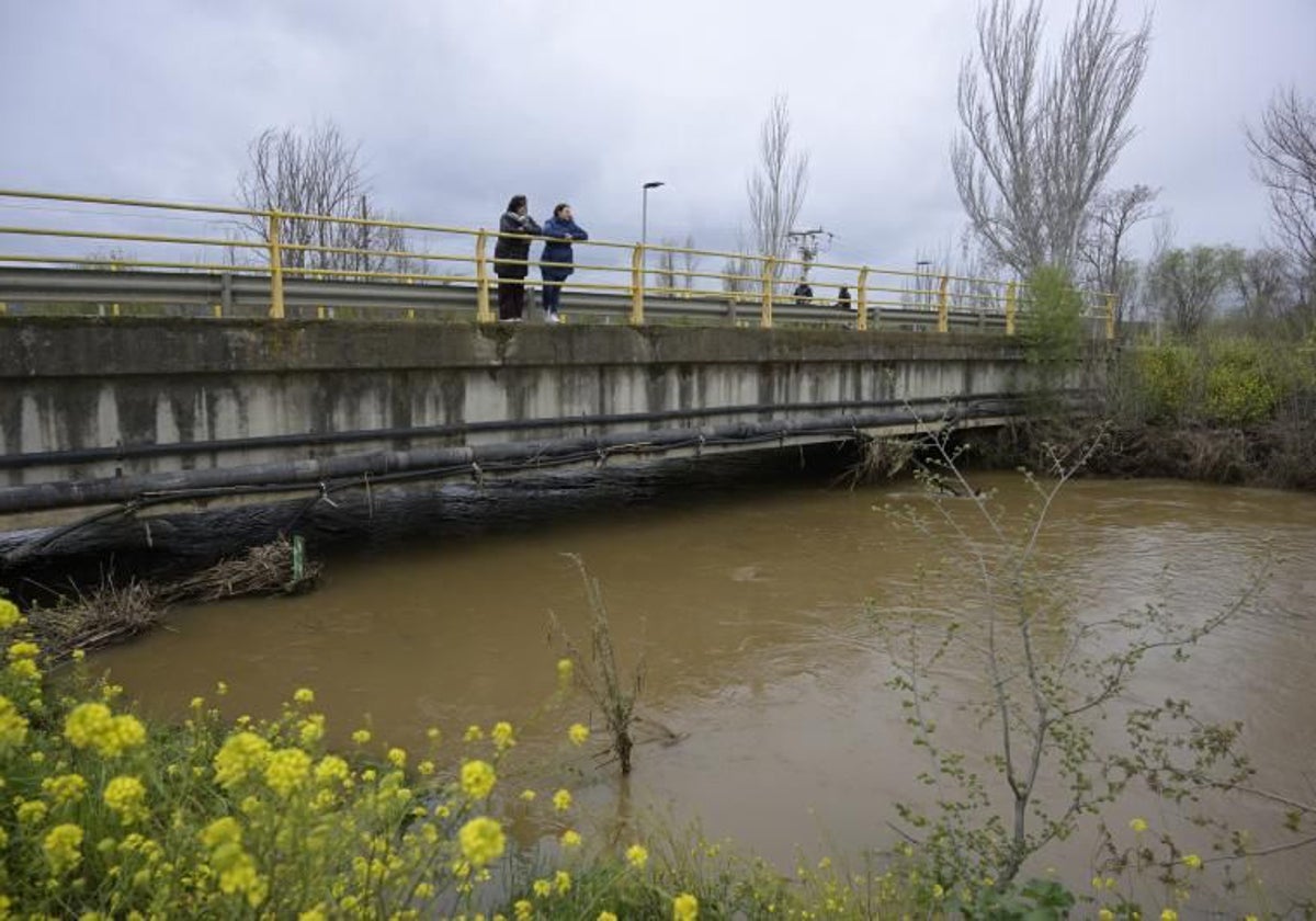 El río Bañuelos a su paso por Fernán Caballero, en la provincia de Ciudad Real