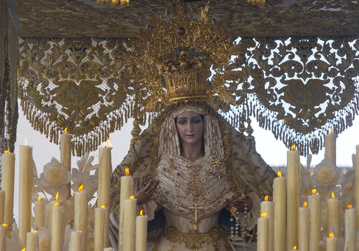 La Virgen de la Alegría, en su paso de palio
