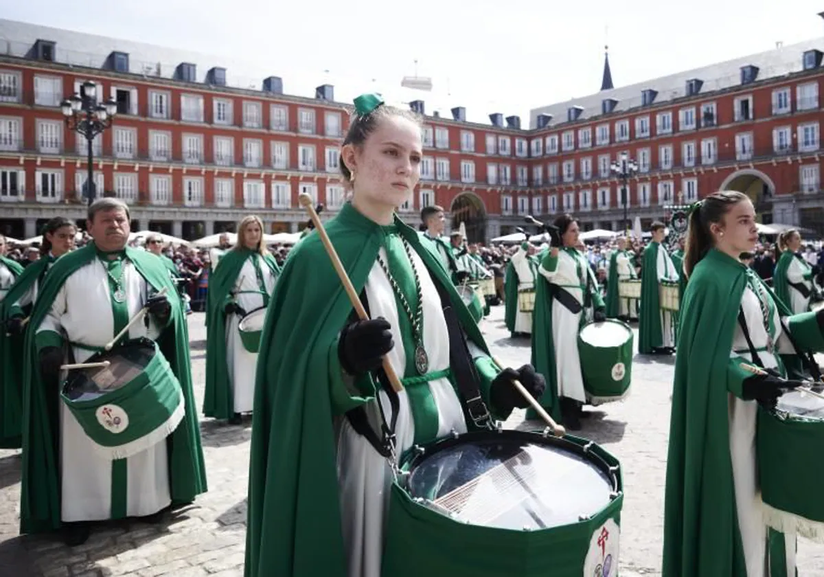 Tamborrada en la madrileña Plaza Mayor en el año 2022