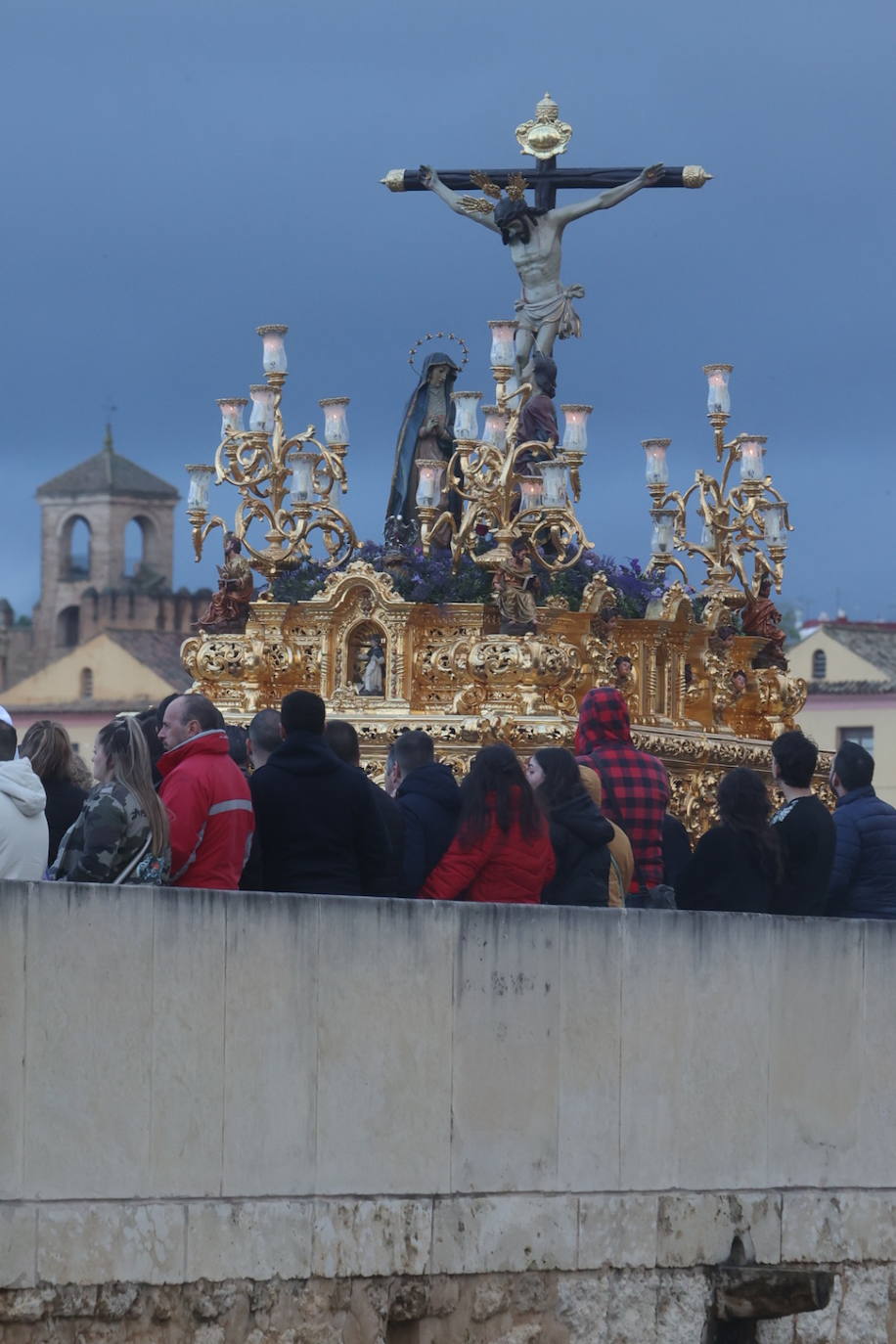 Fotos: los bellos traslados del Amor y la Vera-Cruz desde la Catedral de Córdoba a sus templos