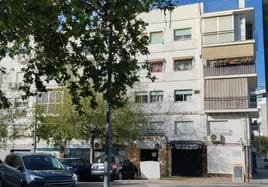 La Policía investiga en Córdoba el hallazgo de un hombre muerto en una vivienda de la calle Reina Mercedes