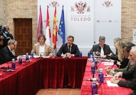 Velázquez dice que los trasvases «no afectan al Ayuntamiento» y que él se centra en trabajar contra los vertidos