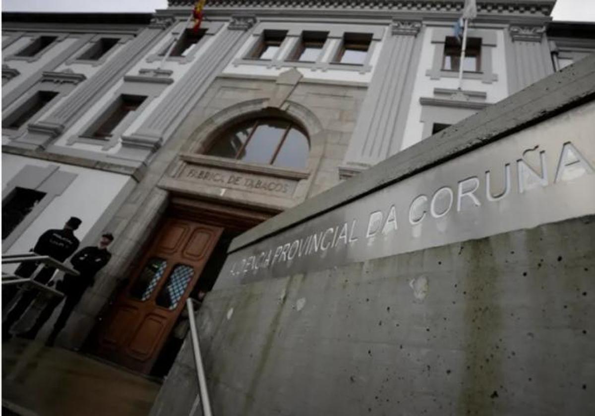Exteriores de la Audiencia Provincial de La Coruña