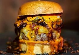 La mejor hamburguesa de Europa llega a Madrid: dónde abre el local, cuándo y precios