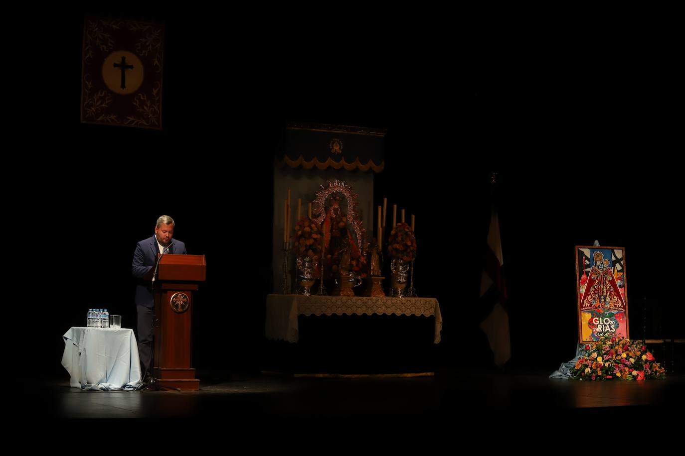 Las imágenes del pregón de las glorias de Córdoba por fray Manuel García y el cartel de David Payán