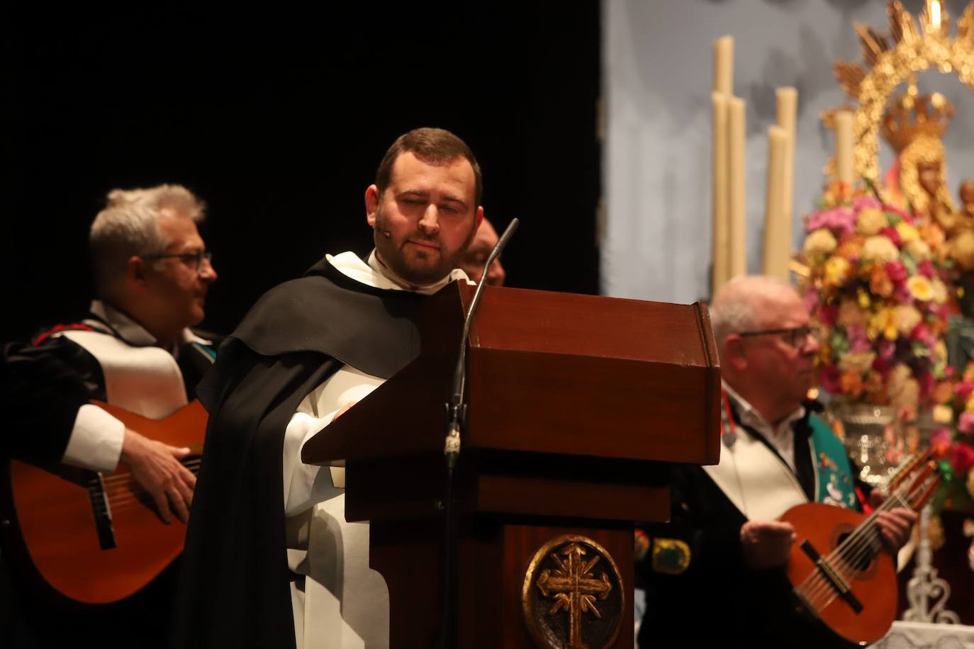 Las imágenes del pregón de las glorias de Córdoba por fray Manuel García y el cartel de David Payán