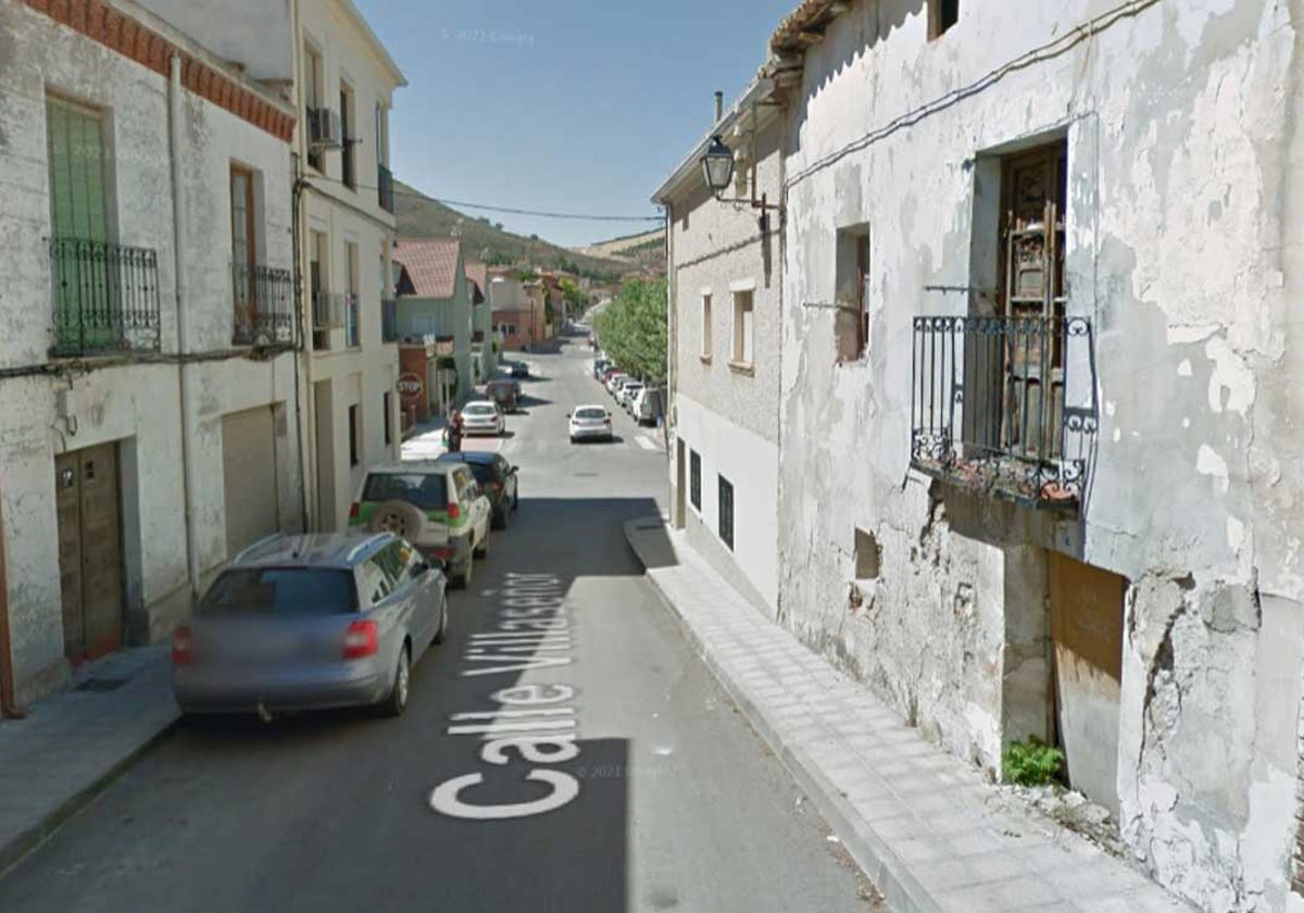 Rescatan a un hombre de 70 años tras derrumbarse la planta superior de su vivienda en Jadraque