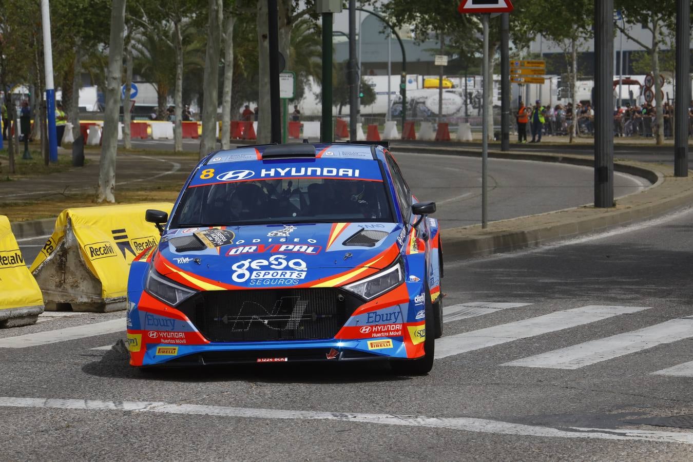 Las mejores imágenes del trepidante tramo urbano del Rallye Sierra Morena 2024