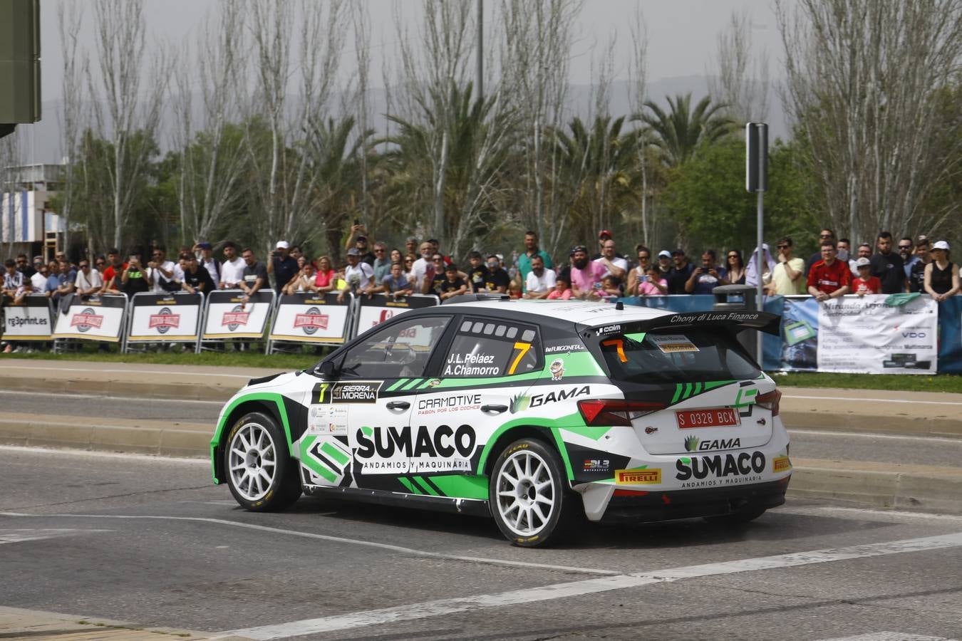 Las mejores imágenes del trepidante tramo urbano del Rallye Sierra Morena 2024