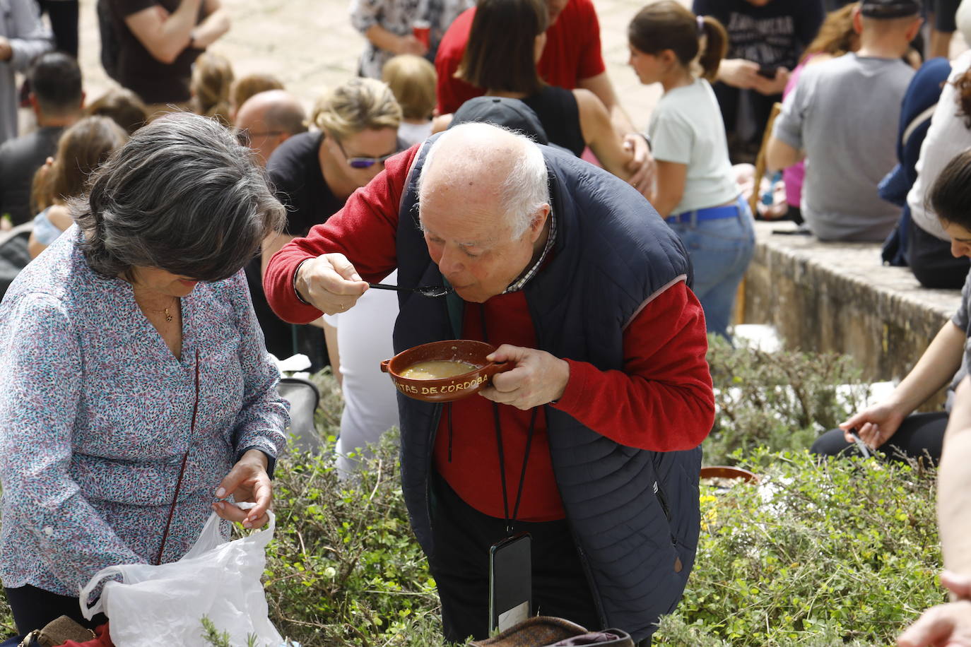 Fotos: las populares y concurridas habas de las Ermitas de Córdoba