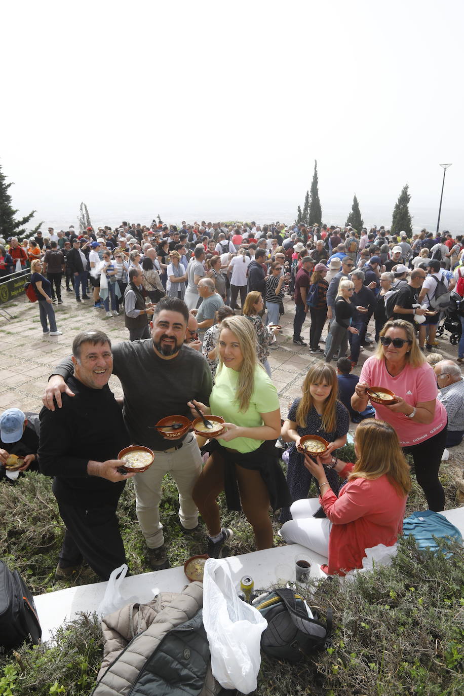 Fotos: las populares y concurridas habas de las Ermitas de Córdoba