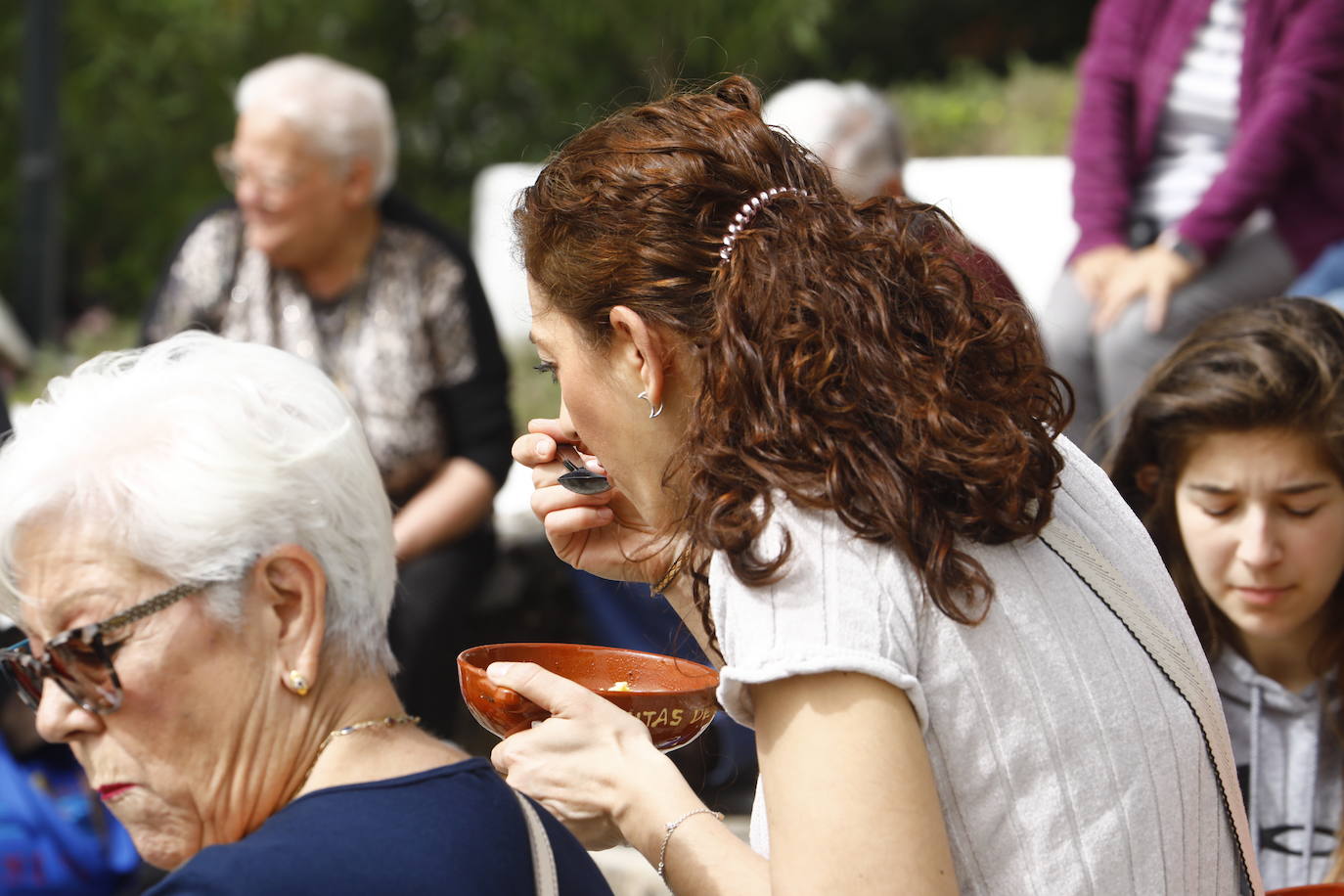 Fotos: las populares y concurridas habas de las Ermitas de Córdoba