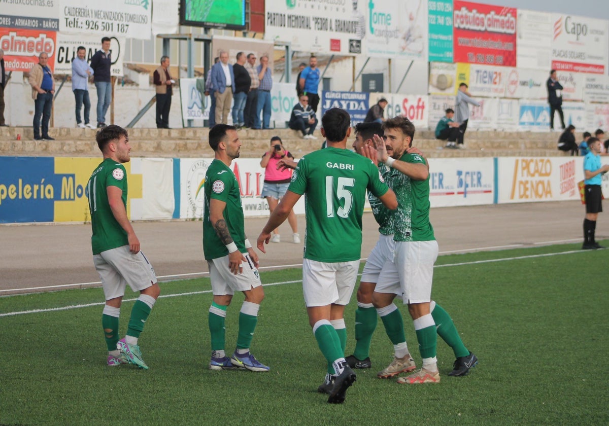 El CD Toledo se llevó el partido contra el Atlético Tomelloso en la segunda mitad