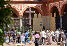 Renfe e Iryo te lleva a las Cruces de mayo de Córdoba: estos son los precios más baratos