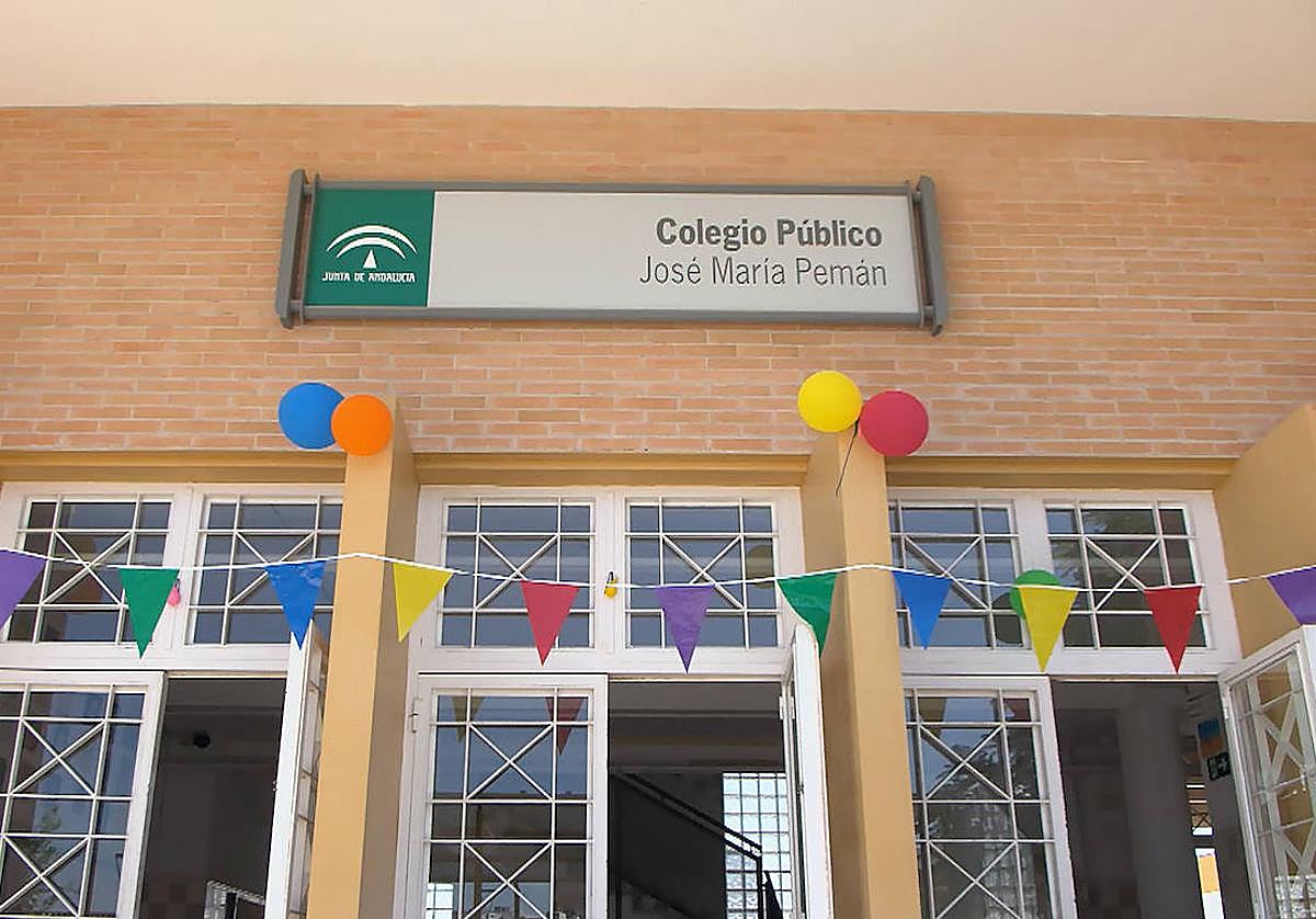 Entrada principal del CEIP José María Pemán de Puente Genil