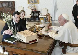 El chiste 'divino' que el Papa Francisco contó a Juanma Moreno en su visita al Vaticano