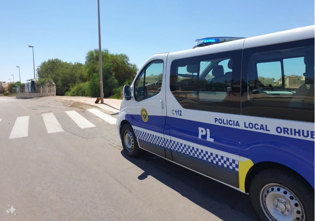 Un vehículo de la Policía Local de Orihuela (Alicante).
