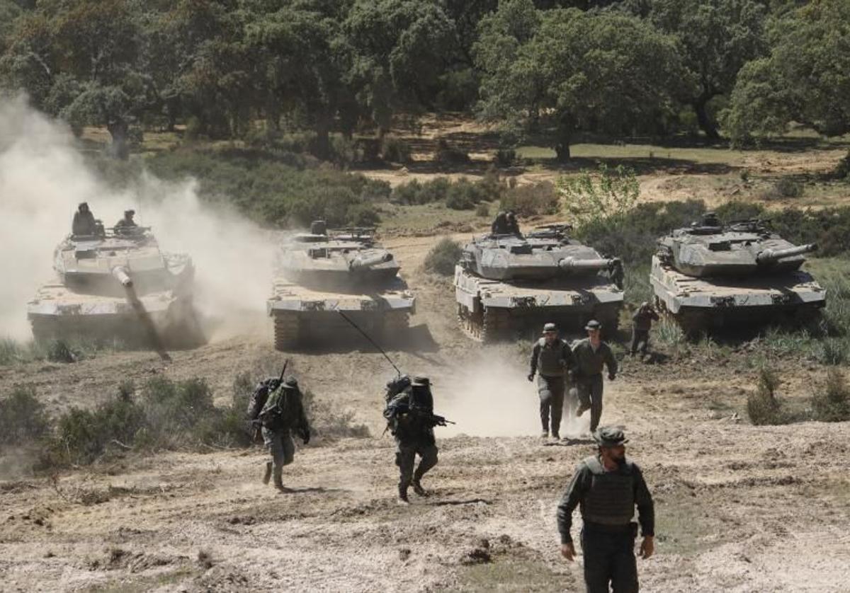 Militares de la base de Cerro Muriano en unas maniobras