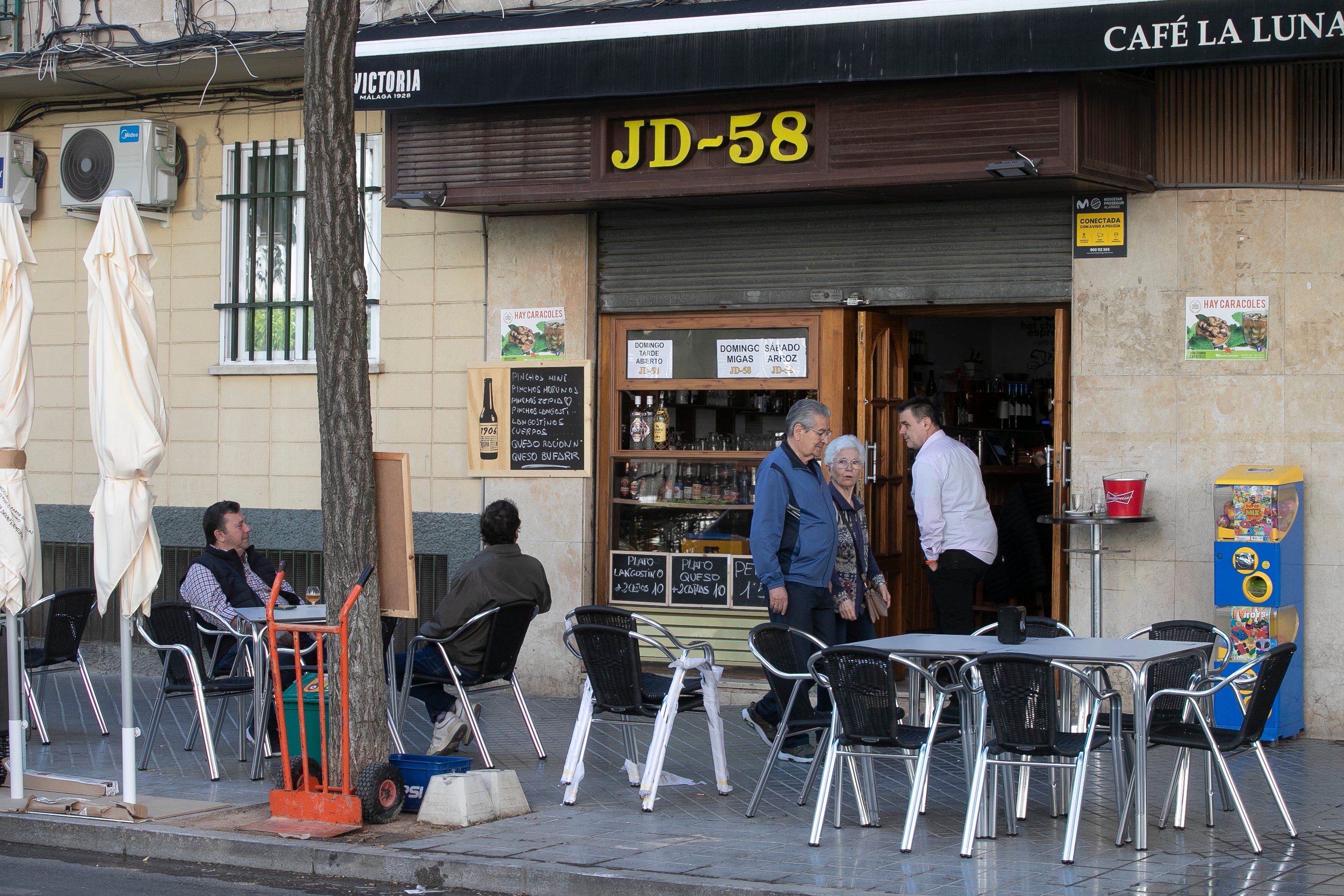 Fotos: un barrio de Córdoba sumido en la quietud por dos crímenes en una semana