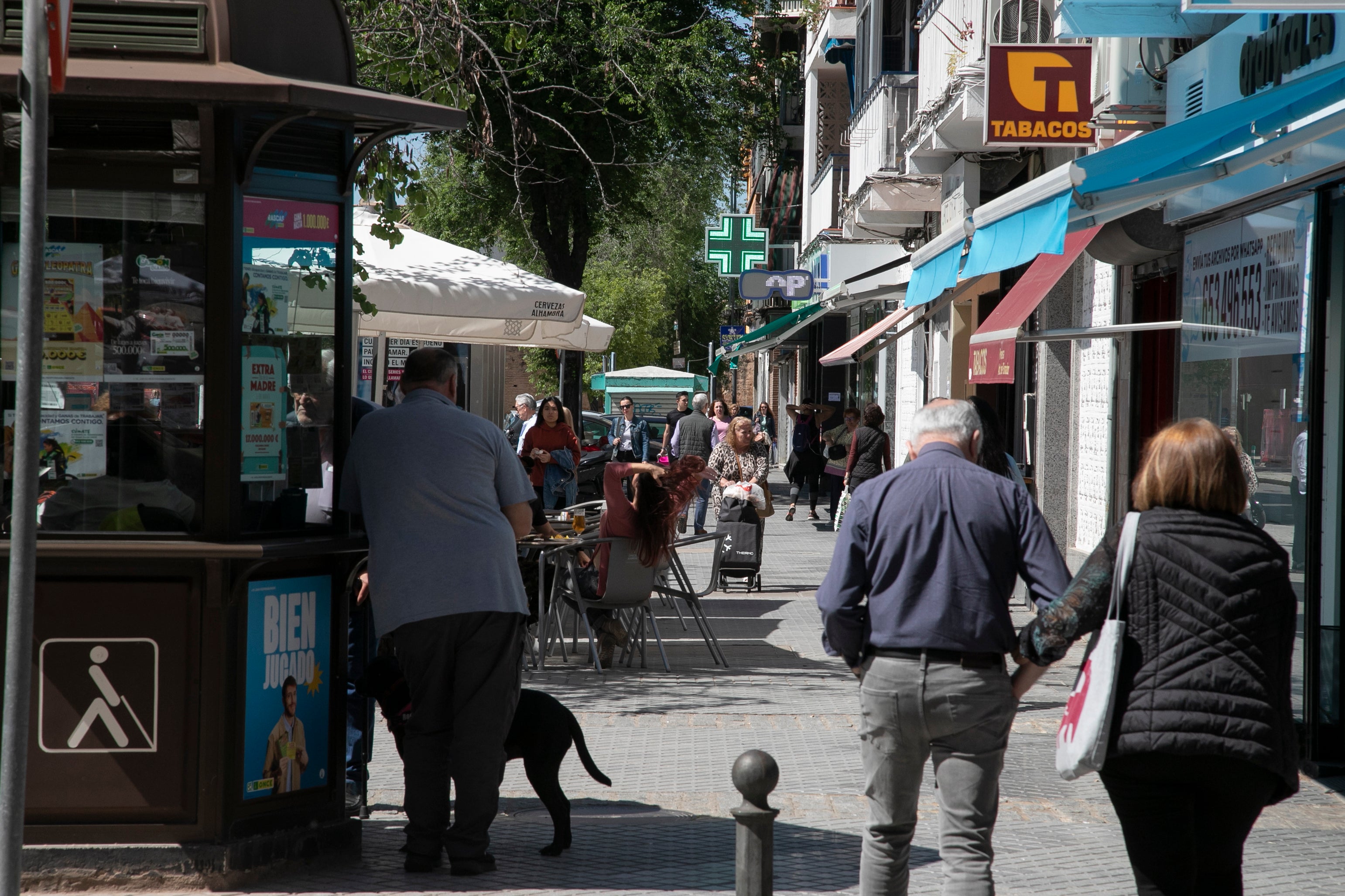 Fotos: un barrio de Córdoba sumido en la quietud por dos crímenes en una semana
