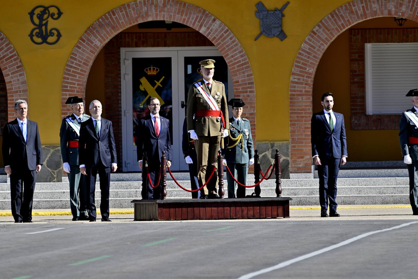 Un momento del acto de jura de bandera de la 129 promoción de la Academia de la Guardia Civil de Baeza 