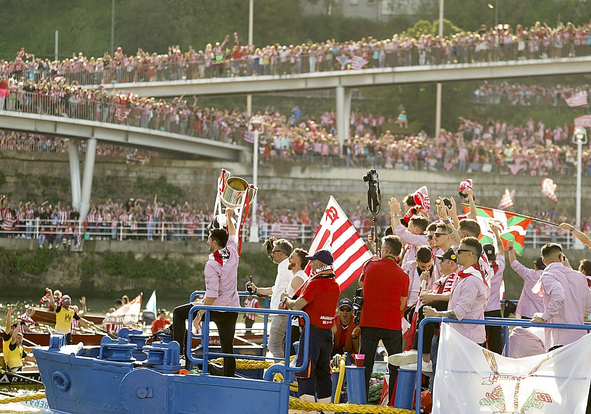 El Athletic de Bilbao celebrando en su ciudad la victoria de la Copa del Rey