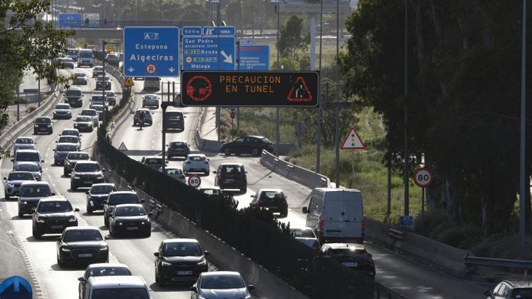 Atasco en la A-7 a su paso por Marbella