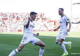 Alberto Quiles, que ha marcado en las últimas cuatro jornadas, celebra el gol de la victoria del Albacete