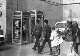 La expansión y el ocaso de las cabinas telefónicas en Toledo, en imágenes