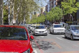 Las autoescuelas de Segovia claman en la calle contra la falta de personal de la Jefatura Provincial de Tráfico