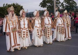 El Desfile de Moros y Cristianos de Vera busca cartelista: así puedes ganar 500 euros