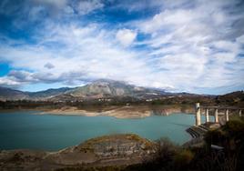 Málaga y Cádiz siguen con restricciones al consumo de agua de uso urbano