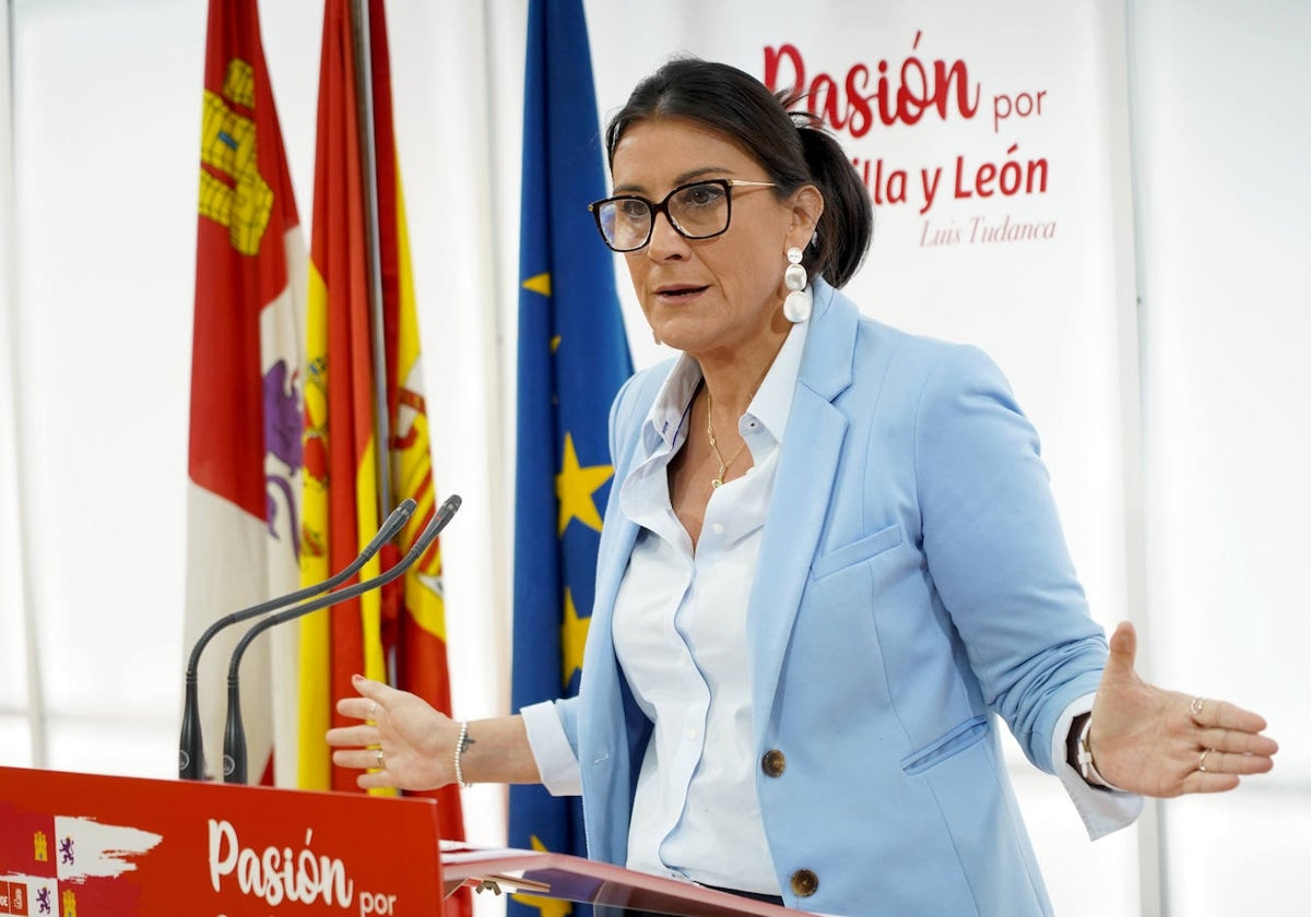 La socialista Ana Sánchez, durante la rueda de prensa