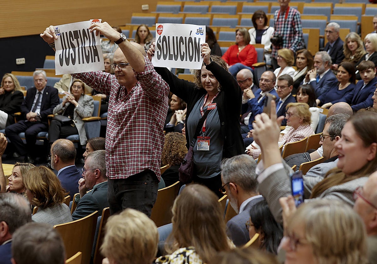 Imagen de la protesta contra Bolaños en la Ciudad de la Justicia de Valencia