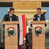 Pedro Sánchez junto al primer ministro belga Alexander De Croo el pasado mes de noviembre en Rafah (Egipto)