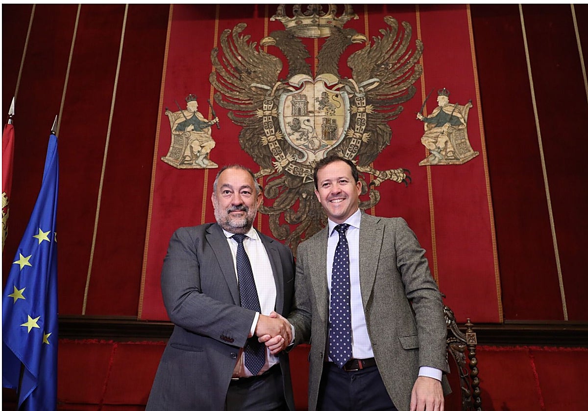 Julián Garde y Carlos Velázquez, en el Ayuntamiento de Toledo