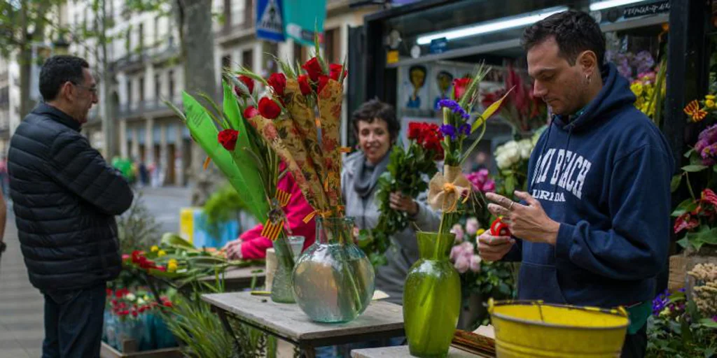 Los catalanes comprarán 7 millones de rosas por Sant Jordi, un 20% más, según Mercabarna-flor