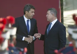Los presidentes autonómicos Carlos Mazón y Emiliano García-Page, en un acto público.