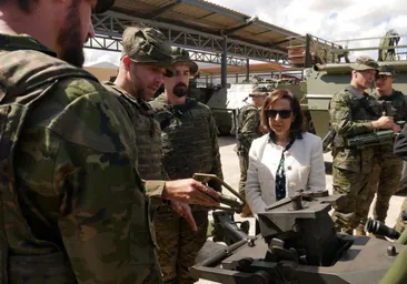 Sánchez dispara el gasto militar para paliar el déficit de armamento