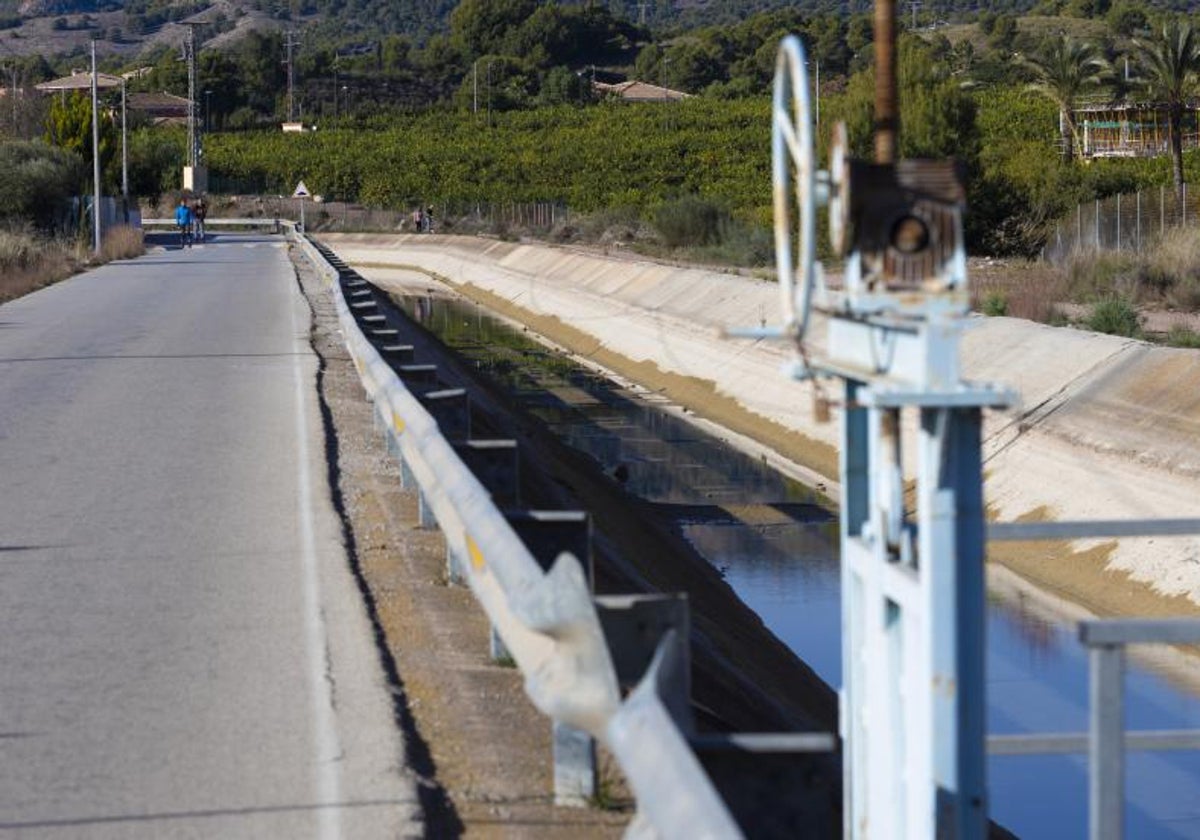 Canalización del trasvase Tajo-Segura.