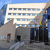 Piden cárcel para un hombre que se abalanzó sobre una menor para agredirla sexualmente y la humilló por ser trans