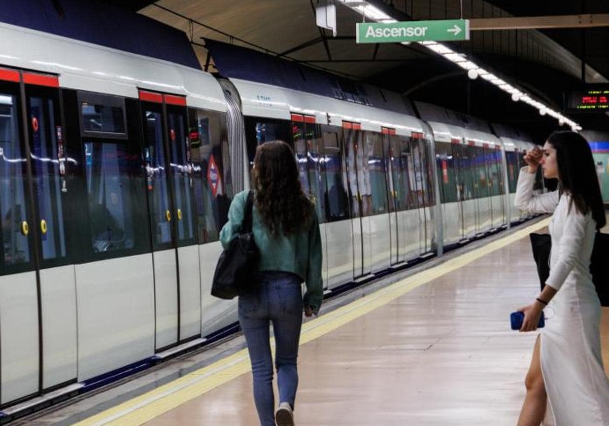 Andén de la línea 9 de Metro de Madrid