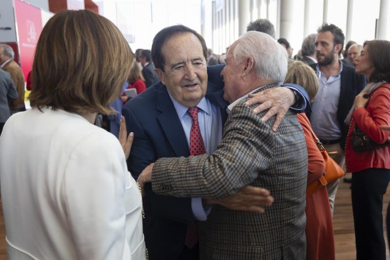 El expresidente de la Junta Juan José Lucas asistió a la entrega de los Premios Castilla y León 