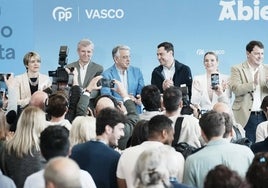 Juanma Moreno valora el «estupendo resultado» del PP en las elecciones vascas: «El PP crece con Feijóo»
