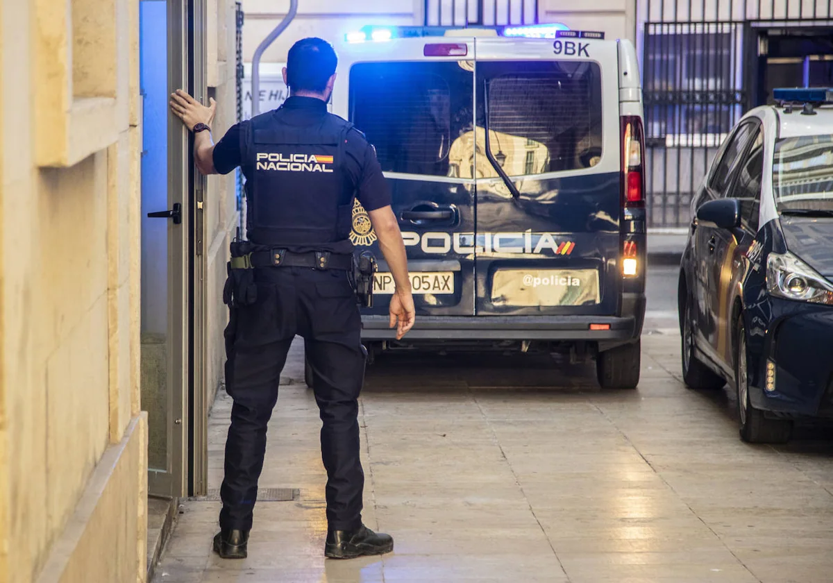 Imagen de archivo de un agente de la Policía Nacional